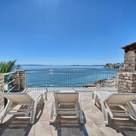 Vila Provencal - Beachfront With Infinity Pool Trogir