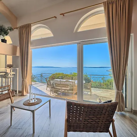 Provencal - Beachfront With Infinity Pool Trogir